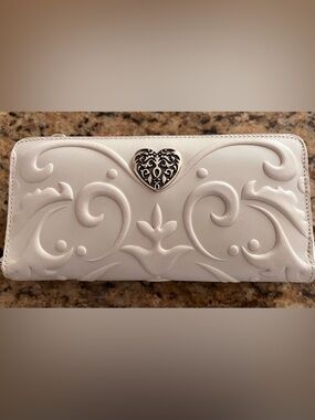 Brighton White Leather Embossed Scroll Heart Wallet